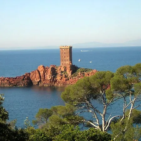Climatise Vue Golf A Cap Esterel Saint-Raphaël
